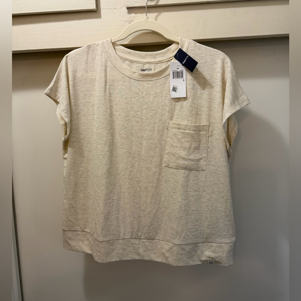 GAP Women’s Ultra Soft Beige Short Sleeve Tee Size S NWT